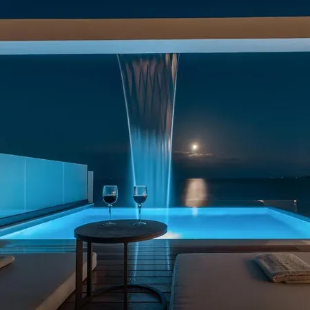 Villa Nerea Deluxe Seafront Villa, Iconic Infinity Pool, By Thinkvilla *