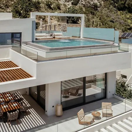 Villa Nerea Deluxe Seafront Villa, Iconic Infinity Pool, By Thinkvilla
