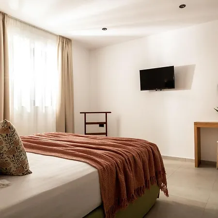 Nerea Deluxe Seafront Villa, Iconic Infinity Pool, By Thinkvilla Villa